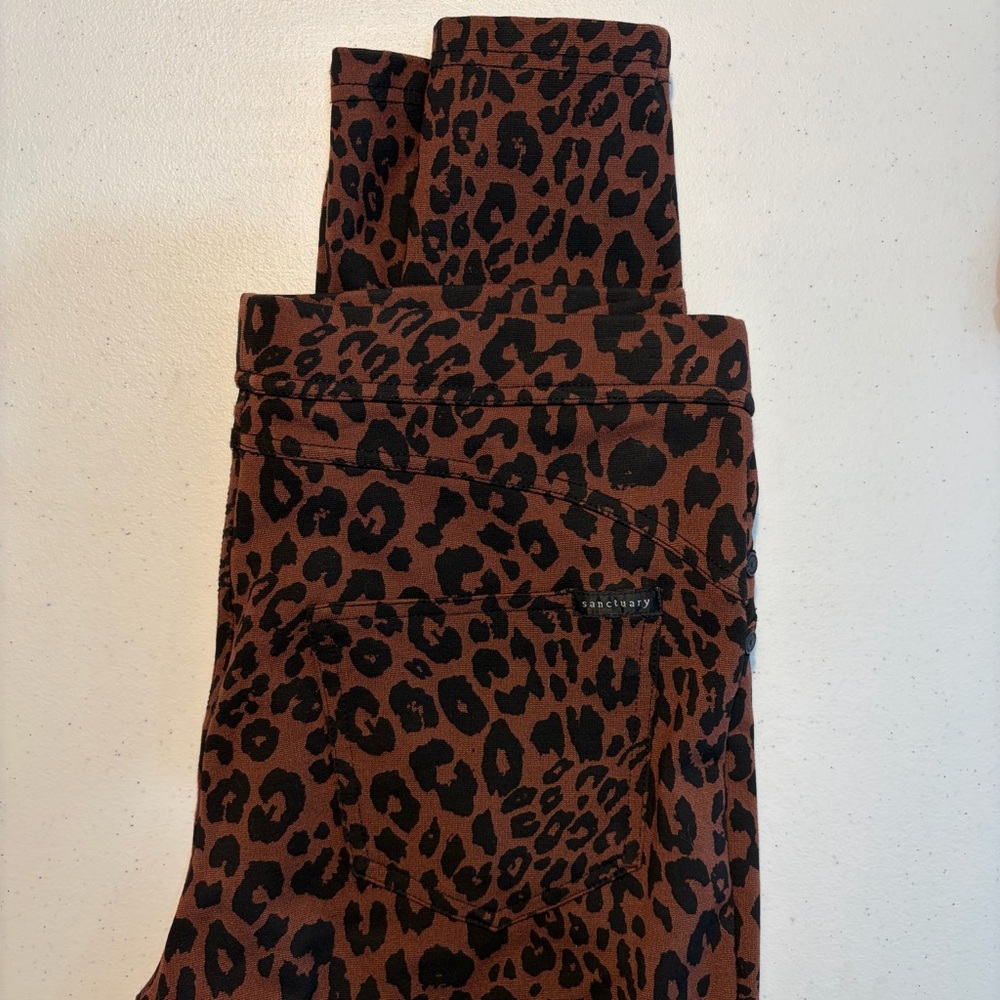 Sanctuary Brown Leopard Print Cropped Pants - Picture 3 of 11